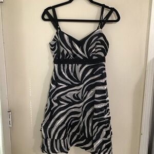 White House Black market black striped dress straps Sz 0 NWOT silk blend A line